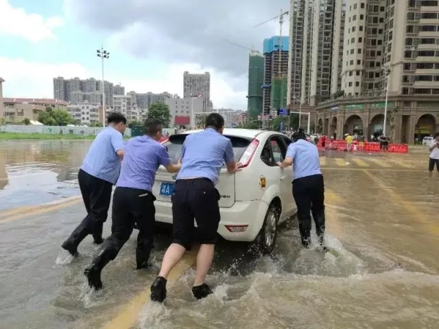 洪水肆虐背后的撤離人員數(shù)量及其故事揭秘